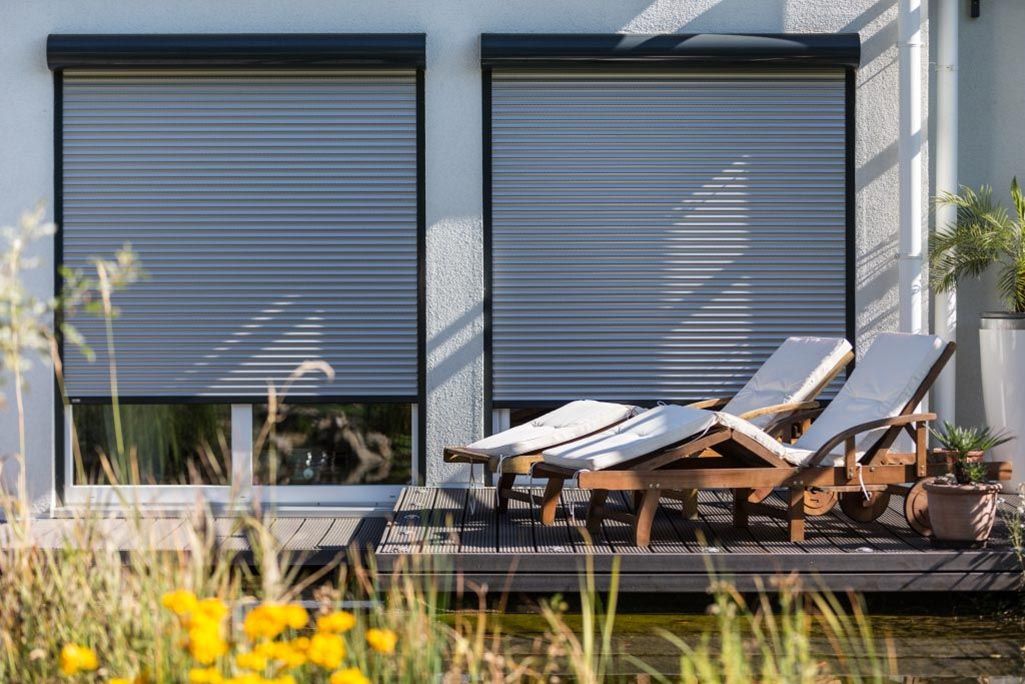 Foto van een geplaatst rolluik bij een Zeeuwse woning