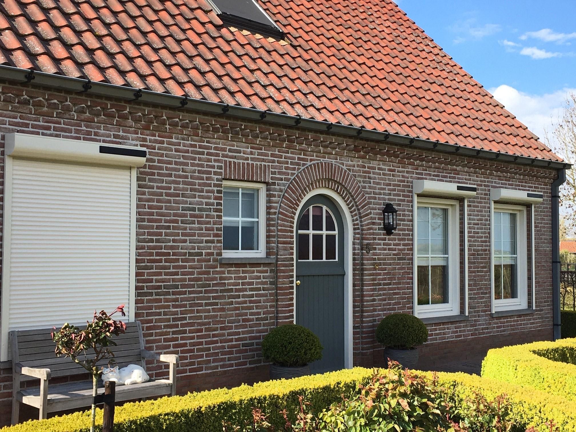 Rolluiken en screens op zonne-energie